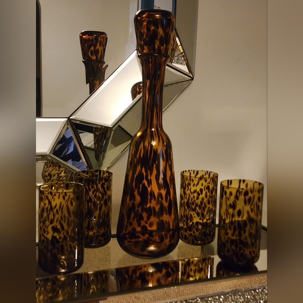 The Tortoiseshell Canister Set complete with Canister and 4 Drinking glasses